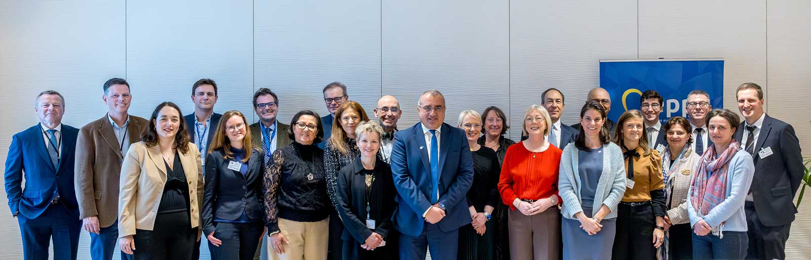 Speakers and participants present at the roundtable event